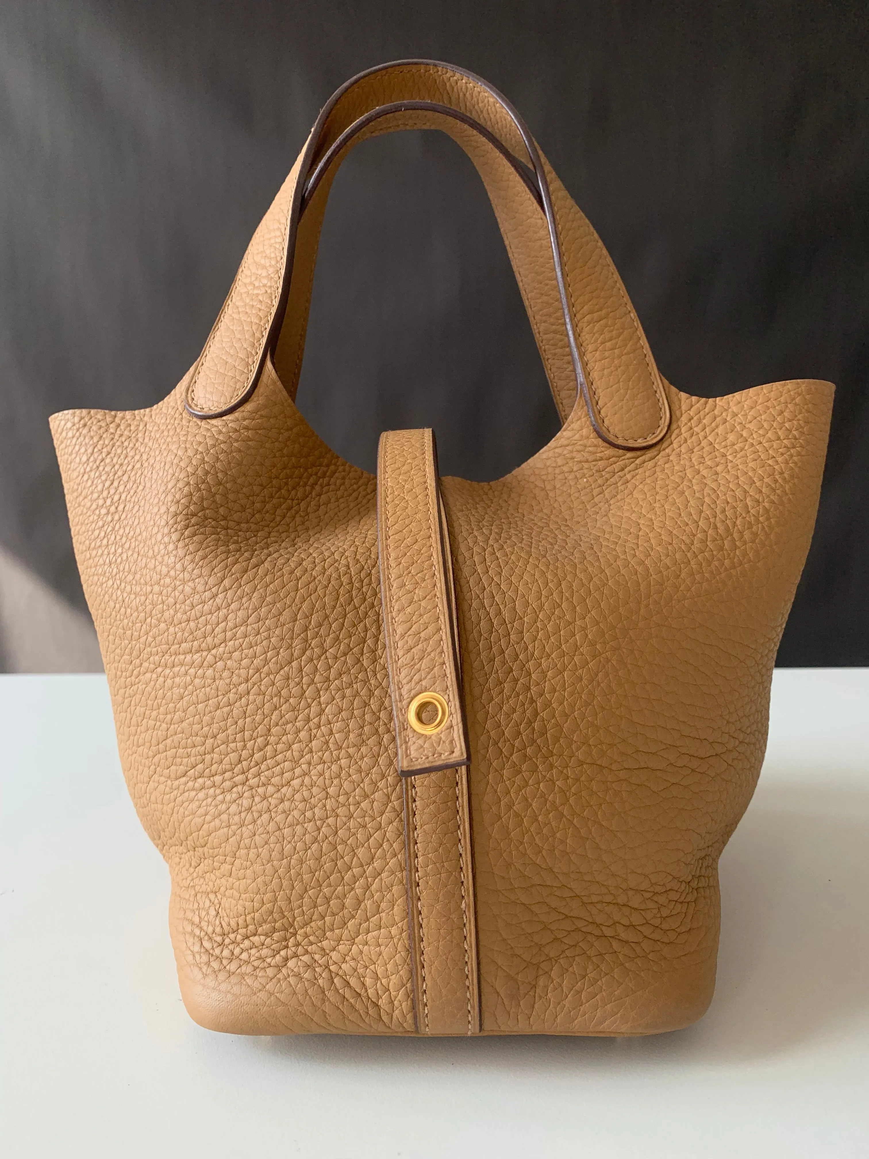 <b> HERMES</b> <br>Picotin 18