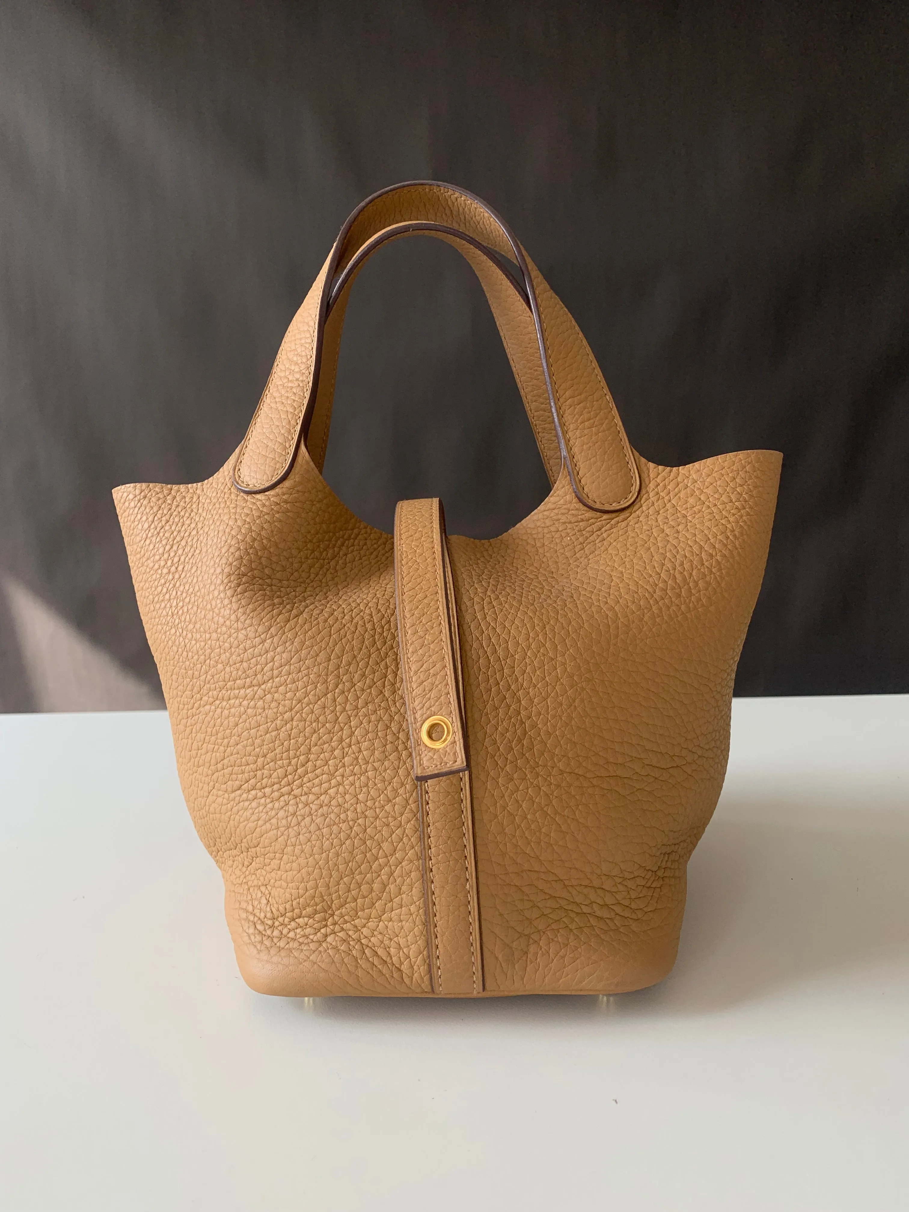 <b> HERMES</b> <br>Picotin 18
