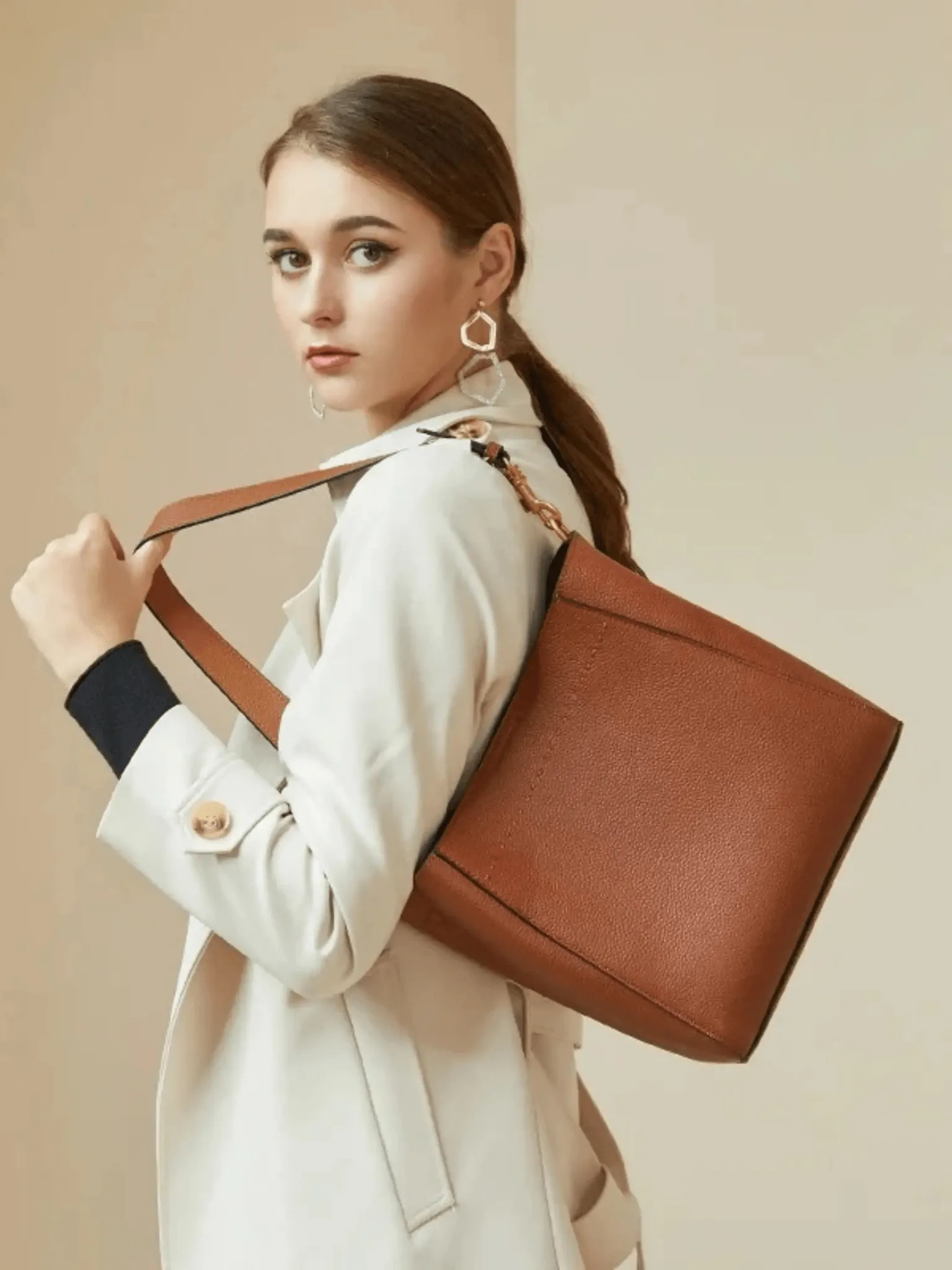 Phoebe | Classic Bucket Shoulder Bag for Everyday Use