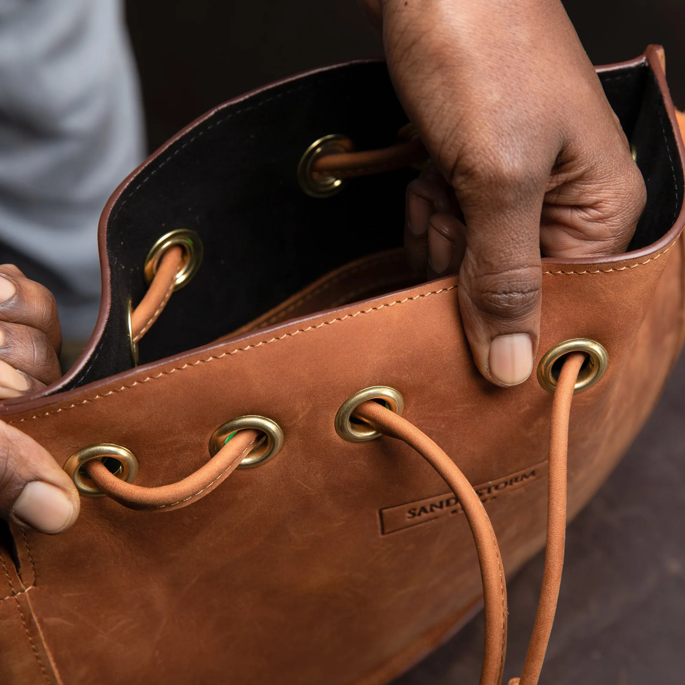 Pull-up Leather Bucket Crossbody Plain